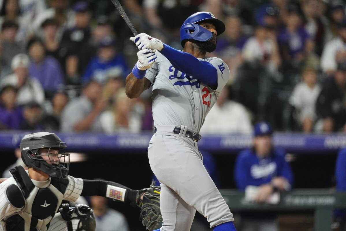 Slam di Hayward, colpo da 3 punti di Hernandez evidenziano il 9 ° inning di 7 punti mentre i Dodgers battono i Rockies 11-9